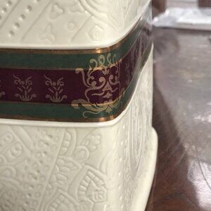 Sophisticated Kleenex Box Cover - Dunhill Porcelain